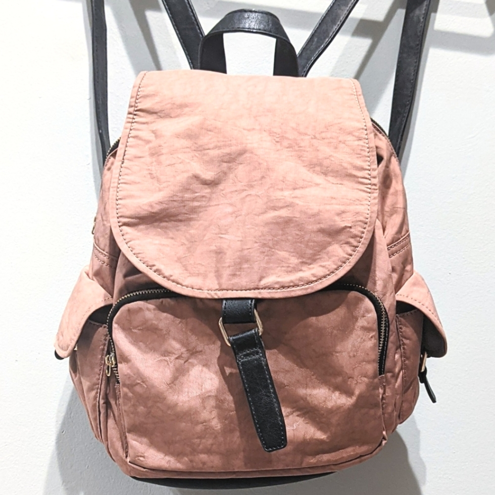 Mid-Size Backpack 💮